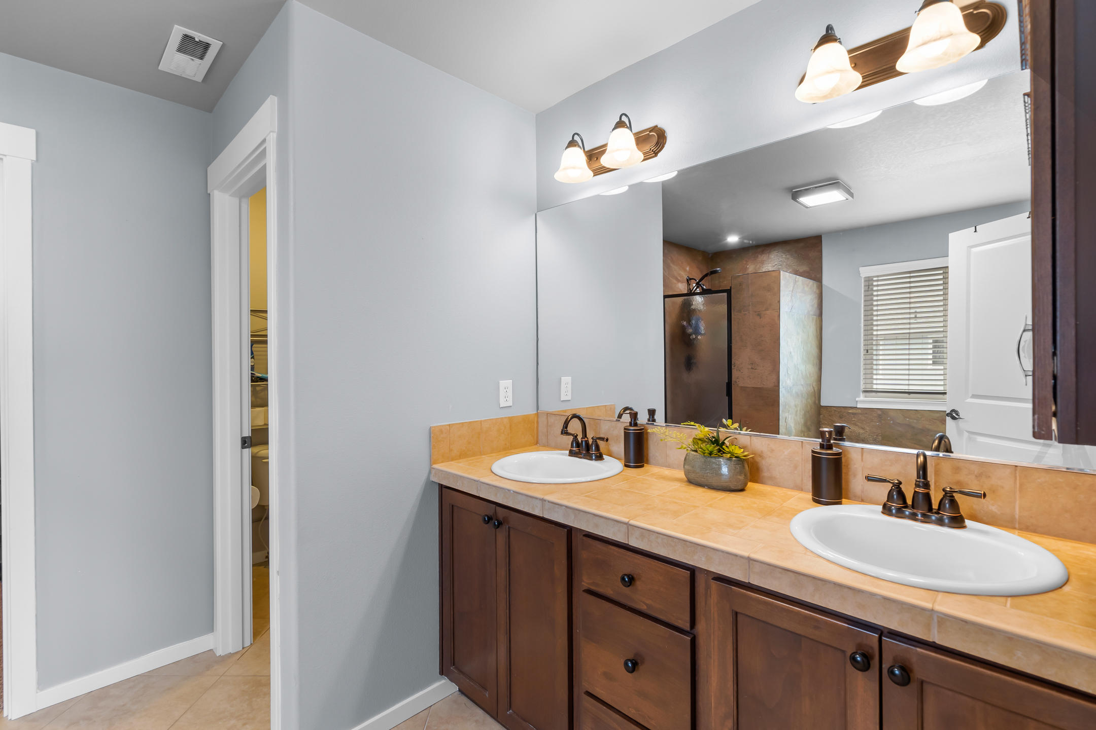 Ni Lah Sha Village - Residential