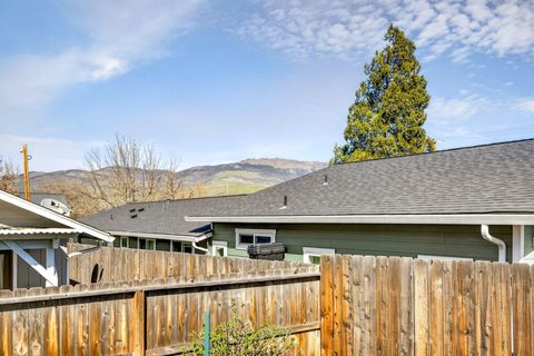 Tiny photo for 239 E Hersey Street, Ashland, OR 97520 (MLS # 220217572)