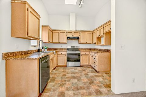 Tiny photo for 239 E Hersey Street, Ashland, OR 97520 (MLS # 220217572)