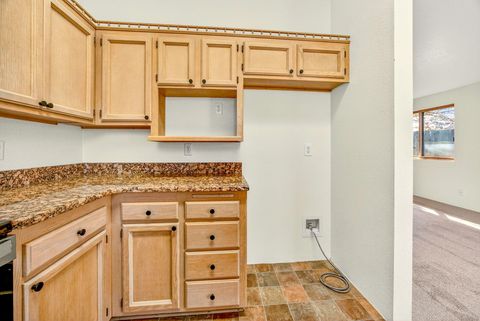 Tiny photo for 239 E Hersey Street, Ashland, OR 97520 (MLS # 220217572)