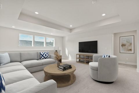 Tiny photo for 60940 SE Apollo Place, Bend, OR 97702 (MLS # 220215751)