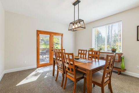 Tiny photo for 10831 Kestrel Road, Klamath Falls, OR 97601 (MLS # 220220172)