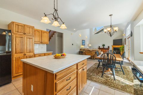 Tiny photo for 10831 Kestrel Road, Klamath Falls, OR 97601 (MLS # 220220172)