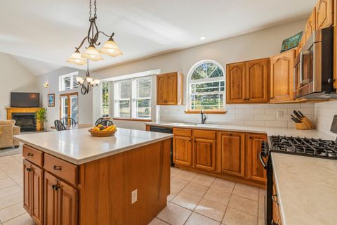 Tiny photo for 10831 Kestrel Road, Klamath Falls, OR 97601 (MLS # 220220172)