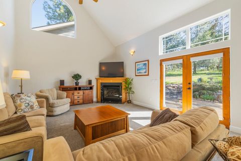 Tiny photo for 10831 Kestrel Road, Klamath Falls, OR 97601 (MLS # 220220172)