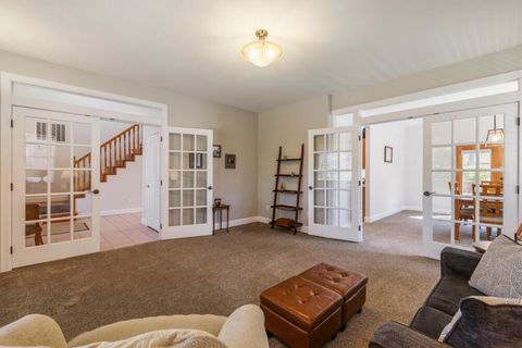 Tiny photo for 10831 Kestrel Road, Klamath Falls, OR 97601 (MLS # 220220172)