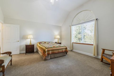 Tiny photo for 10831 Kestrel Road, Klamath Falls, OR 97601 (MLS # 220220172)