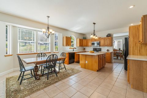Tiny photo for 10831 Kestrel Road, Klamath Falls, OR 97601 (MLS # 220220172)