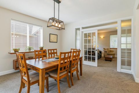 Tiny photo for 10831 Kestrel Road, Klamath Falls, OR 97601 (MLS # 220220172)