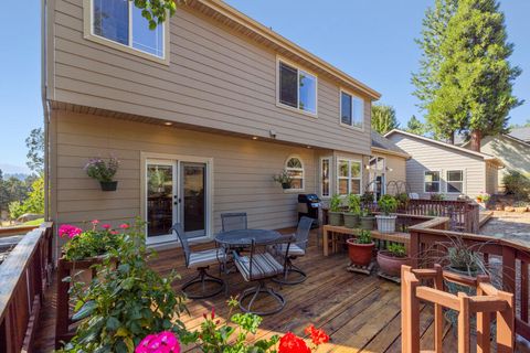 Tiny photo for 10831 Kestrel Road, Klamath Falls, OR 97601 (MLS # 220220172)