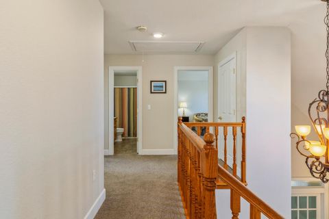 Tiny photo for 10831 Kestrel Road, Klamath Falls, OR 97601 (MLS # 220220172)