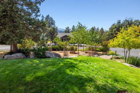 Tiny photo for 10831 Kestrel Road, Klamath Falls, OR 97601 (MLS # 220220172)