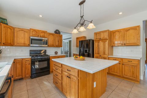Tiny photo for 10831 Kestrel Road, Klamath Falls, OR 97601 (MLS # 220220172)
