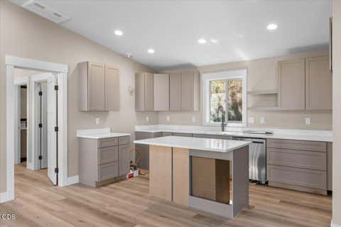 Tiny photo for 1656 N Foothill Road, Medford, OR 97504 (MLS # 220226528)