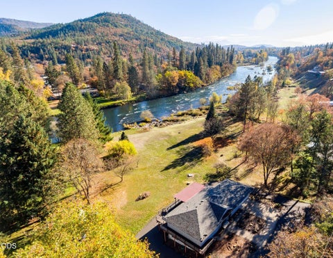Photo of 7266 Rogue River Drive, Shady Cove, OR 97539 (MLS # 220228193)