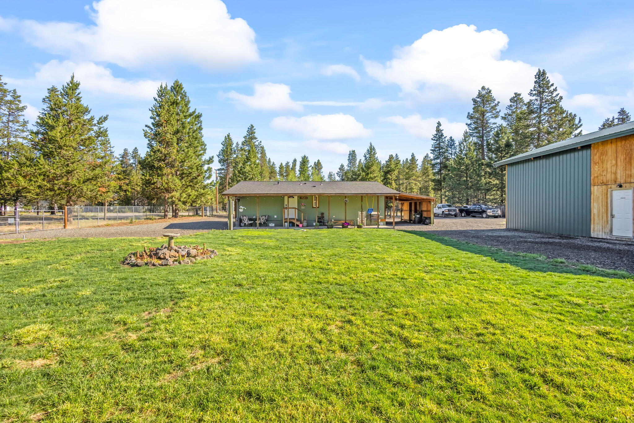 Los Pinos - Residential