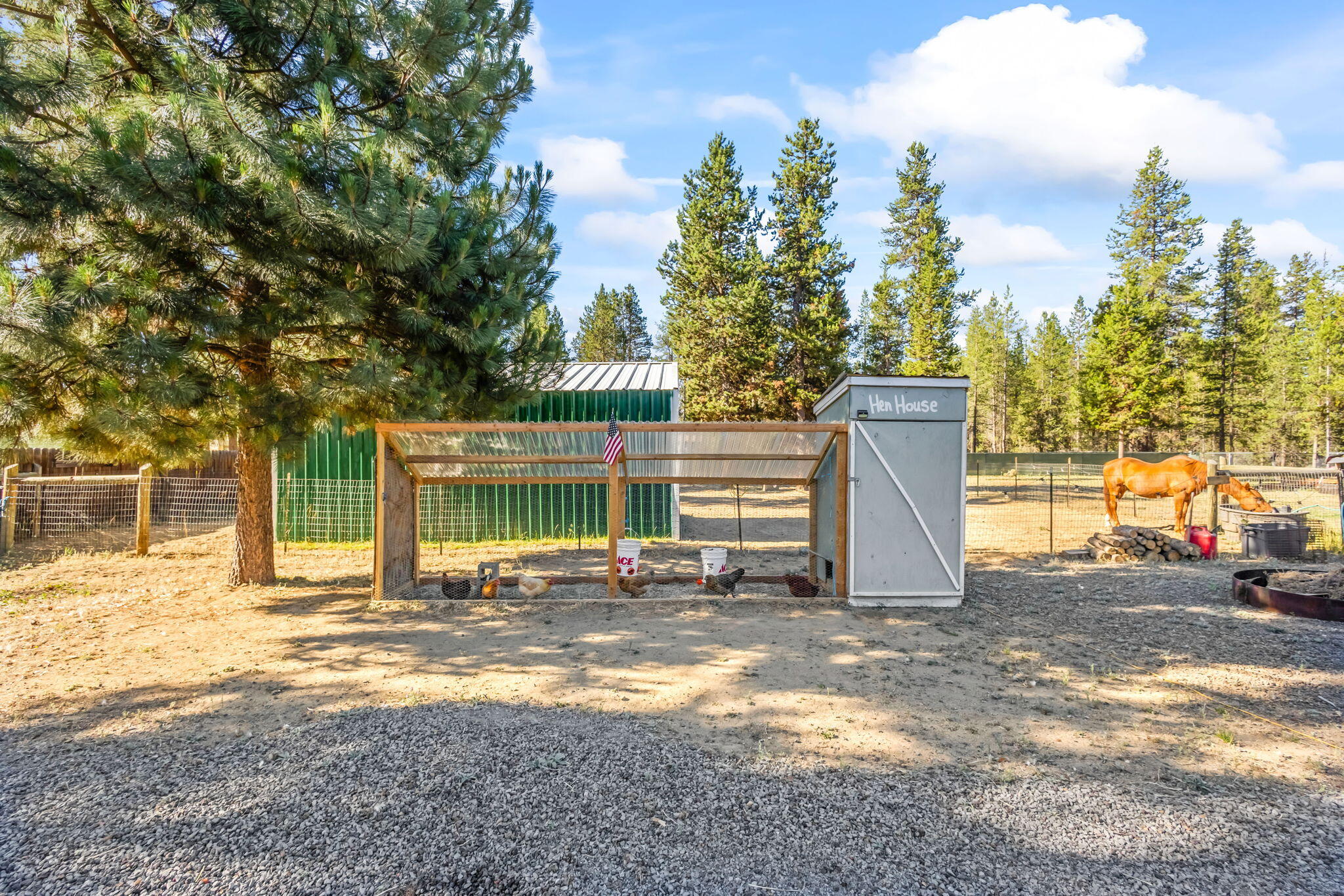 Los Pinos - Residential