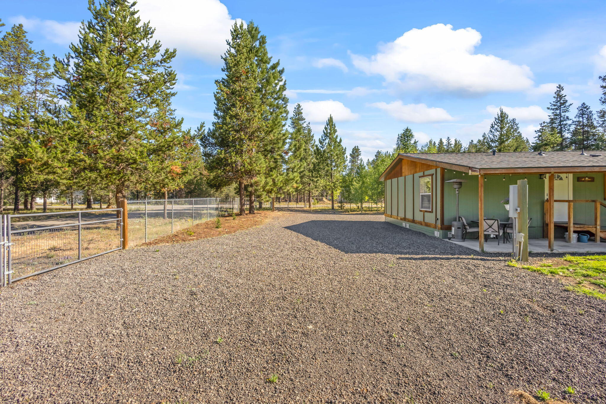 Los Pinos - Residential