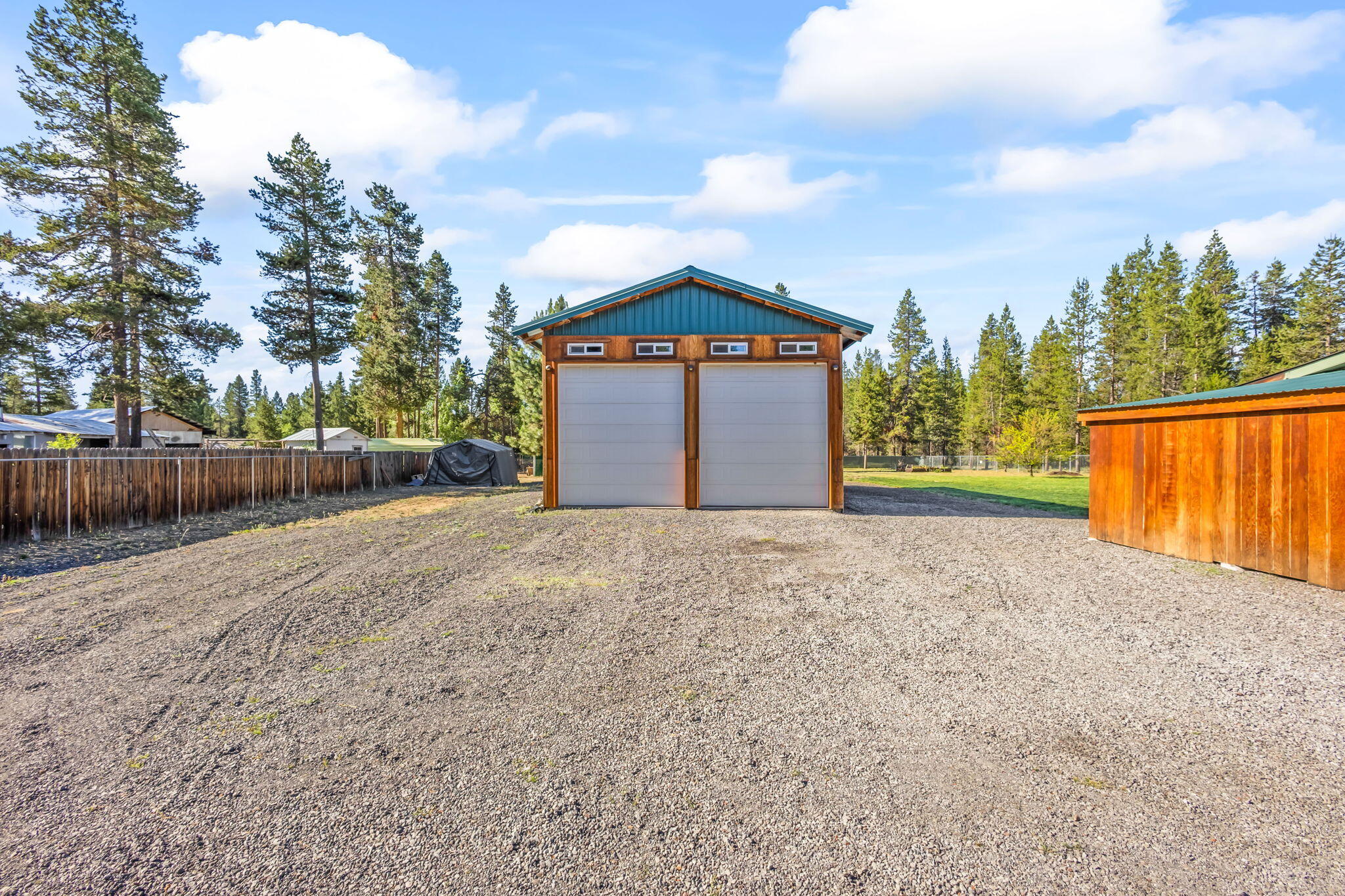 Los Pinos - Residential