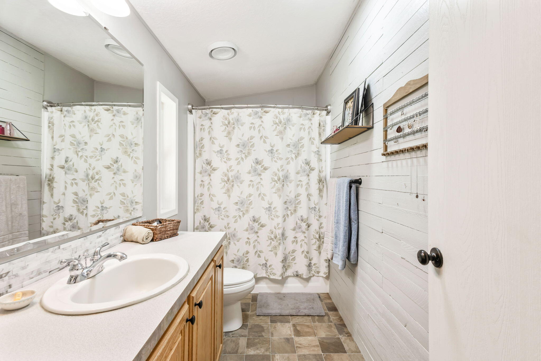 Los Pinos - Residential