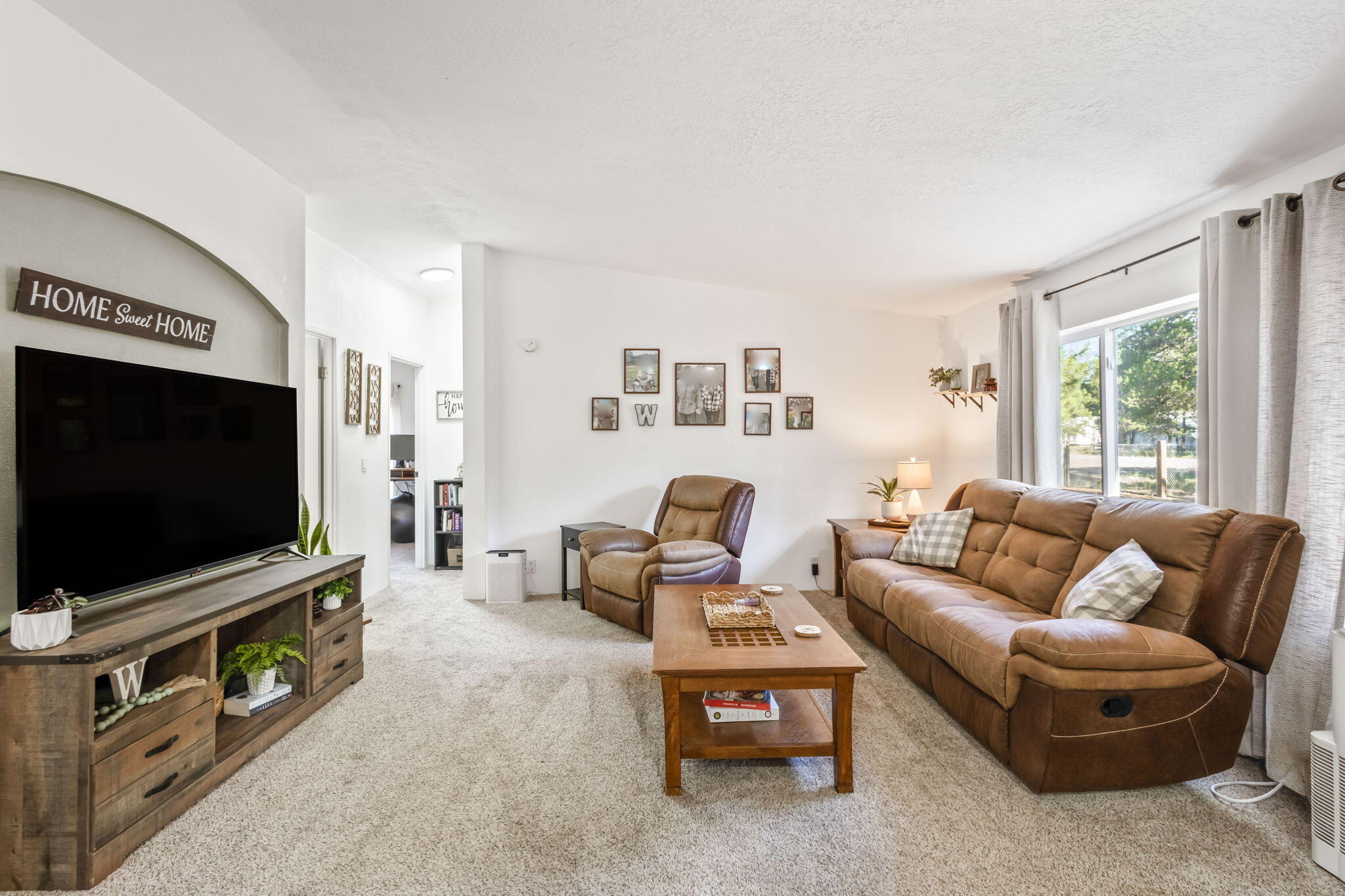 Los Pinos - Residential