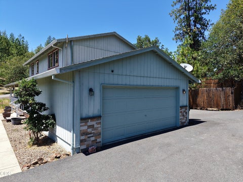 Tiny photo for 10 Quail Run Drive, Shady Cove, OR 97539 (MLS # 220223175)
