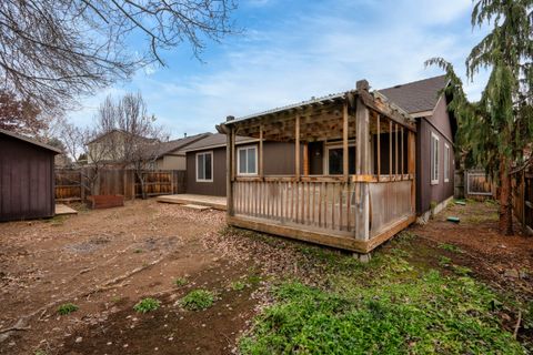 Tiny photo for 3391 SW Metolius Meadow Court, Redmond, OR 97756 (MLS # 220212698)
