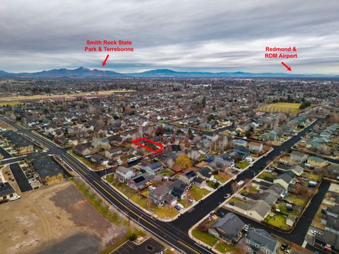 Tiny photo for 3391 SW Metolius Meadow Court, Redmond, OR 97756 (MLS # 220212698)