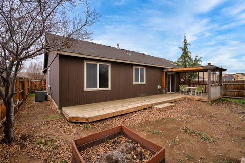 Tiny photo for 3391 SW Metolius Meadow Court, Redmond, OR 97756 (MLS # 220212698)