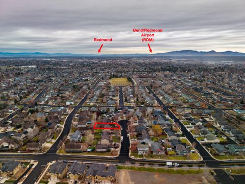 Tiny photo for 3391 SW Metolius Meadow Court, Redmond, OR 97756 (MLS # 220212698)