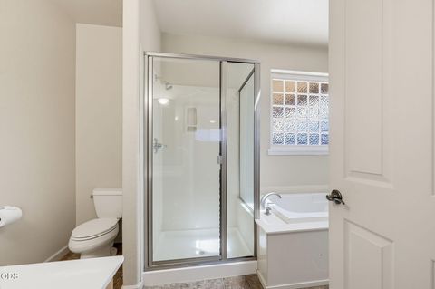 Tiny photo for 1007 Highbury Drive, Medford, OR 97501 (MLS # 220225851)