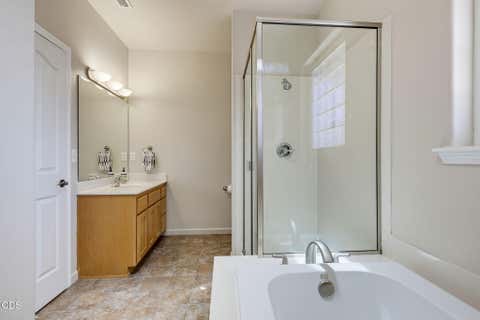 Tiny photo for 1007 Highbury Drive, Medford, OR 97501 (MLS # 220225851)