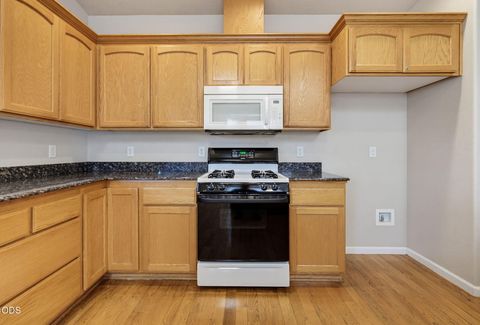 Tiny photo for 1007 Highbury Drive, Medford, OR 97501 (MLS # 220225851)