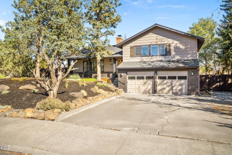 Photo of 1430 NE Sharkey Terrace, Bend, OR 97701 (MLS # 220229744)