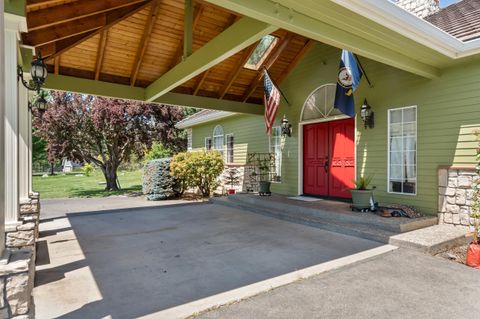 Tiny photo for 710 Debrick Way, Grants Pass, OR 97526 (MLS # 220221295)