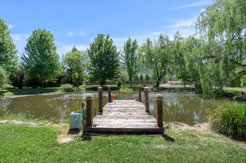 Tiny photo for 710 Debrick Way, Grants Pass, OR 97526 (MLS # 220221295)