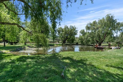 Tiny photo for 710 Debrick Way, Grants Pass, OR 97526 (MLS # 220221295)