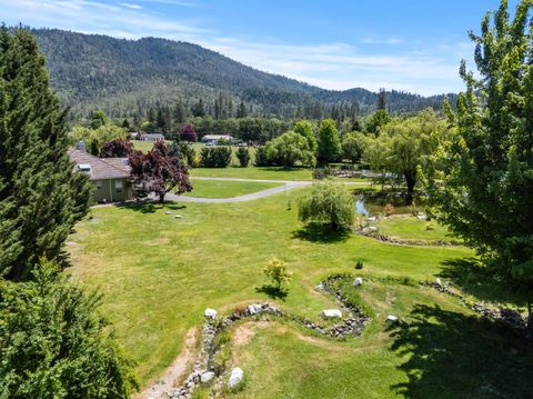 Tiny photo for 710 Debrick Way, Grants Pass, OR 97526 (MLS # 220221295)