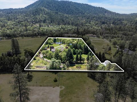 Tiny photo for 710 Debrick Way, Grants Pass, OR 97526 (MLS # 220221295)
