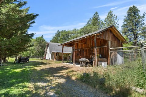 Tiny photo for 710 Debrick Way, Grants Pass, OR 97526 (MLS # 220221295)