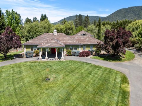 Tiny photo for 710 Debrick Way, Grants Pass, OR 97526 (MLS # 220221295)