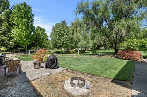Tiny photo for 710 Debrick Way, Grants Pass, OR 97526 (MLS # 220221295)