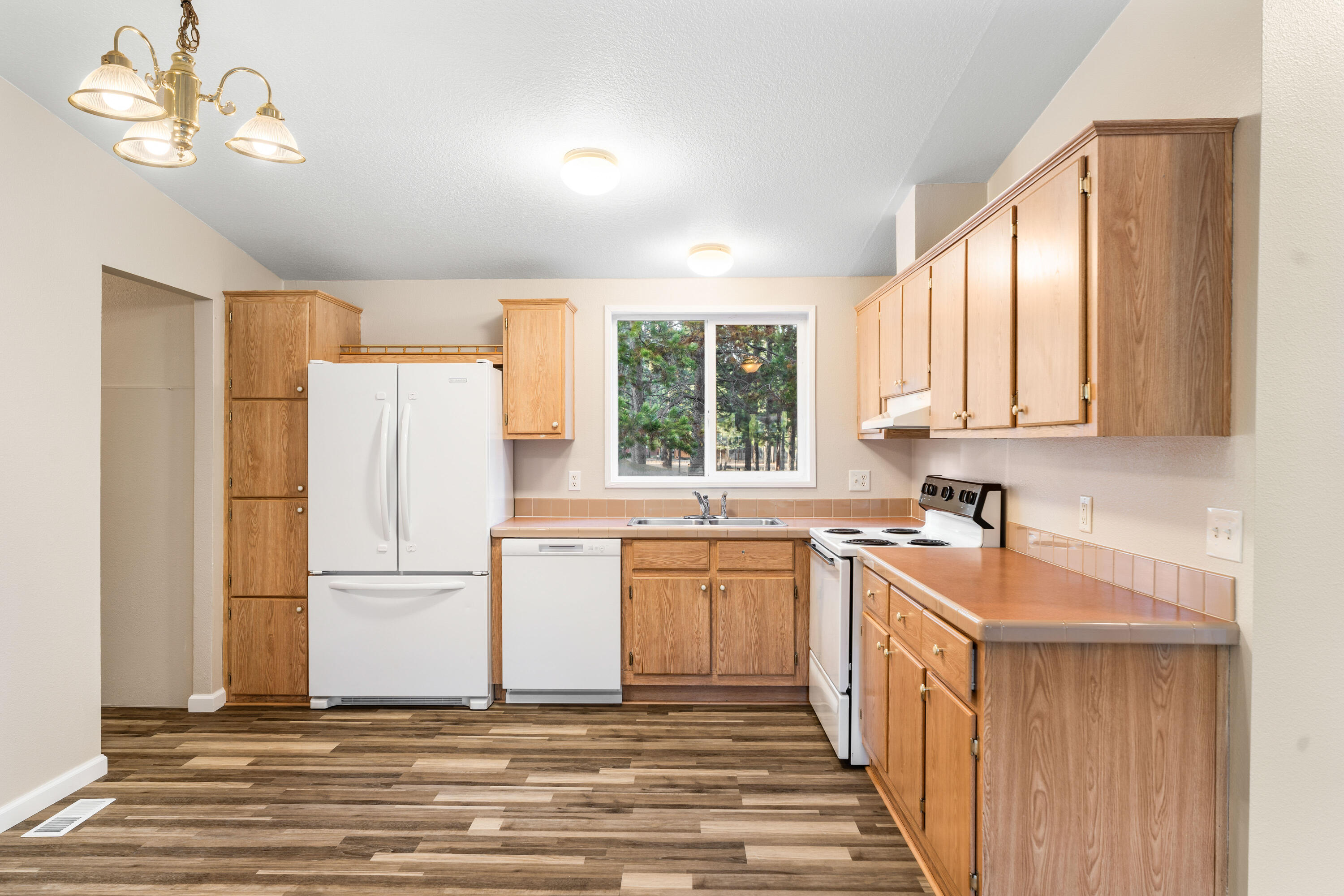 Wagon Trail Acreages - Residential