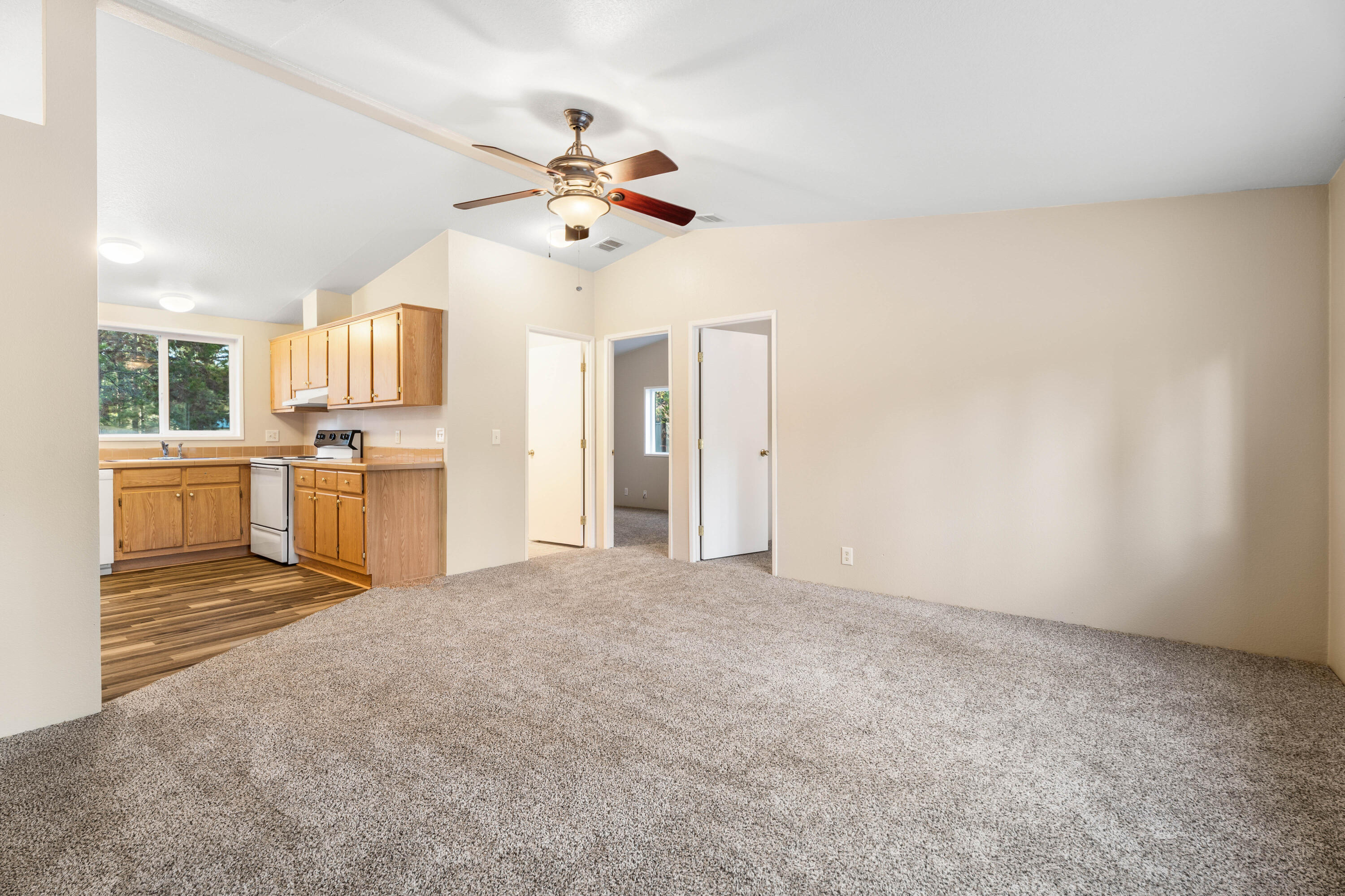 Wagon Trail Acreages - Residential