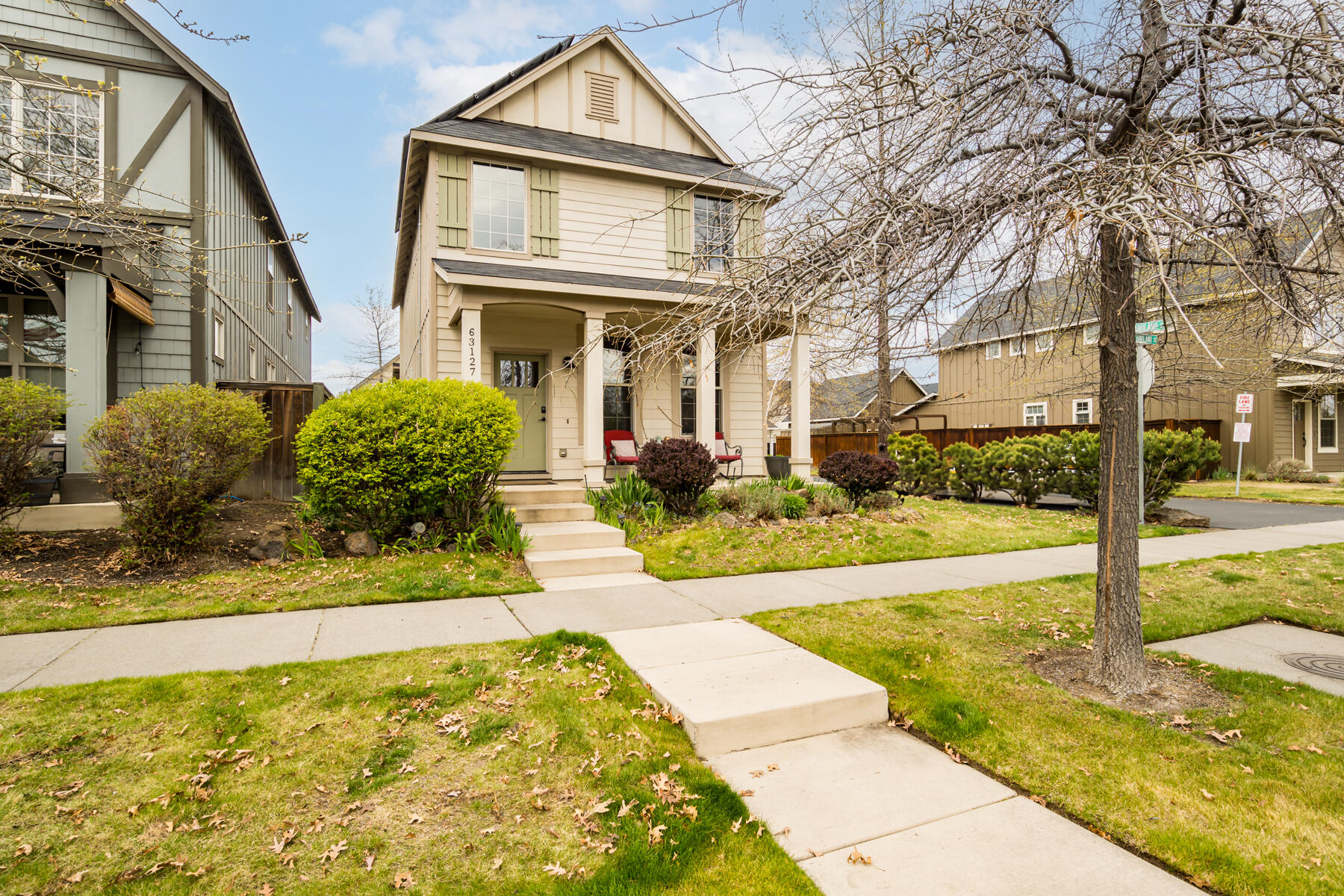 63127 NE De Haviland Street