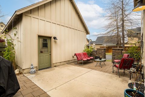 Tiny photo for 63127 NE De Haviland Street, Bend, OR 97701 (MLS # 220219822)