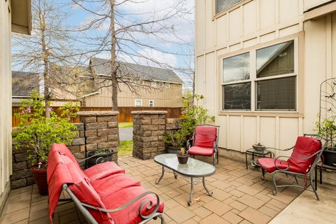 Tiny photo for 63127 NE De Haviland Street, Bend, OR 97701 (MLS # 220219822)