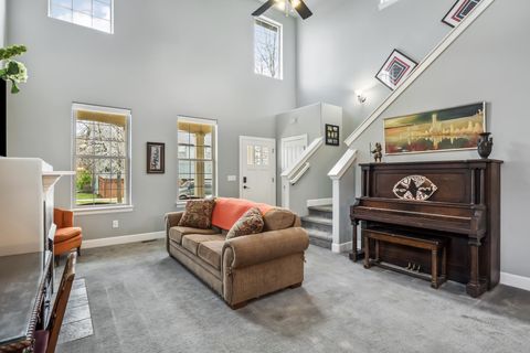 Tiny photo for 63127 NE De Haviland Street, Bend, OR 97701 (MLS # 220219822)