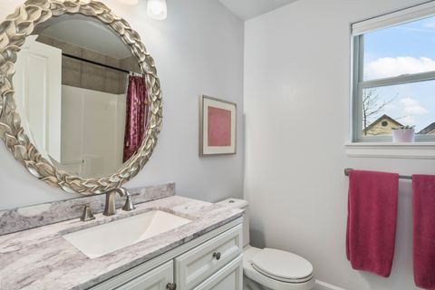 Tiny photo for 63127 NE De Haviland Street, Bend, OR 97701 (MLS # 220219822)