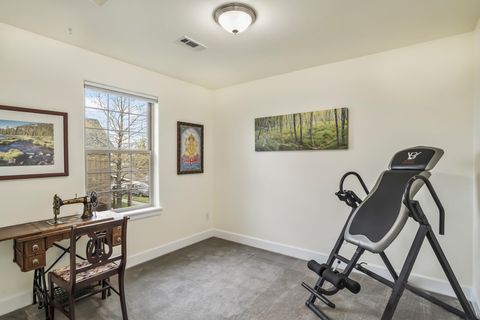 Tiny photo for 63127 NE De Haviland Street, Bend, OR 97701 (MLS # 220219822)